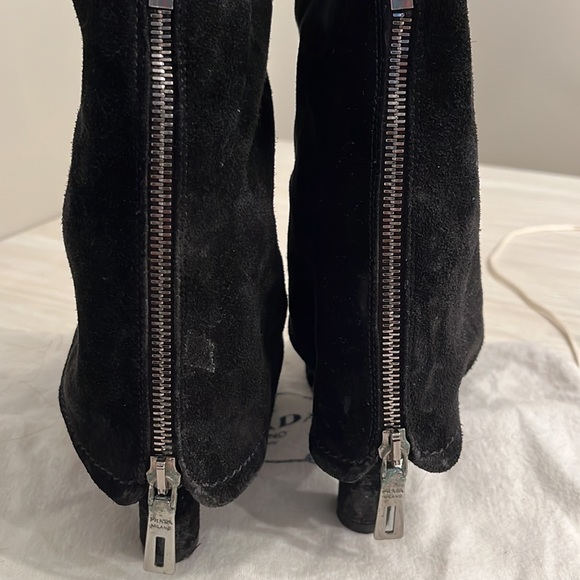 Prada black suede convertible fold down bootie. Size 38.5 (euro)/ size 8.5 (USA) - Picture 5 of 9